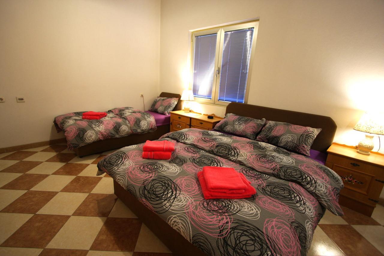 Hostel Topic Banja Luka Kültér fotó